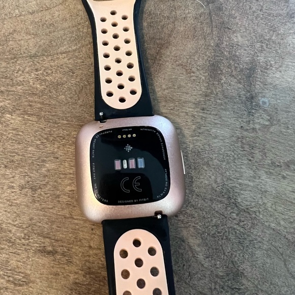 Fitbit Versa - Picture 6 of 7
